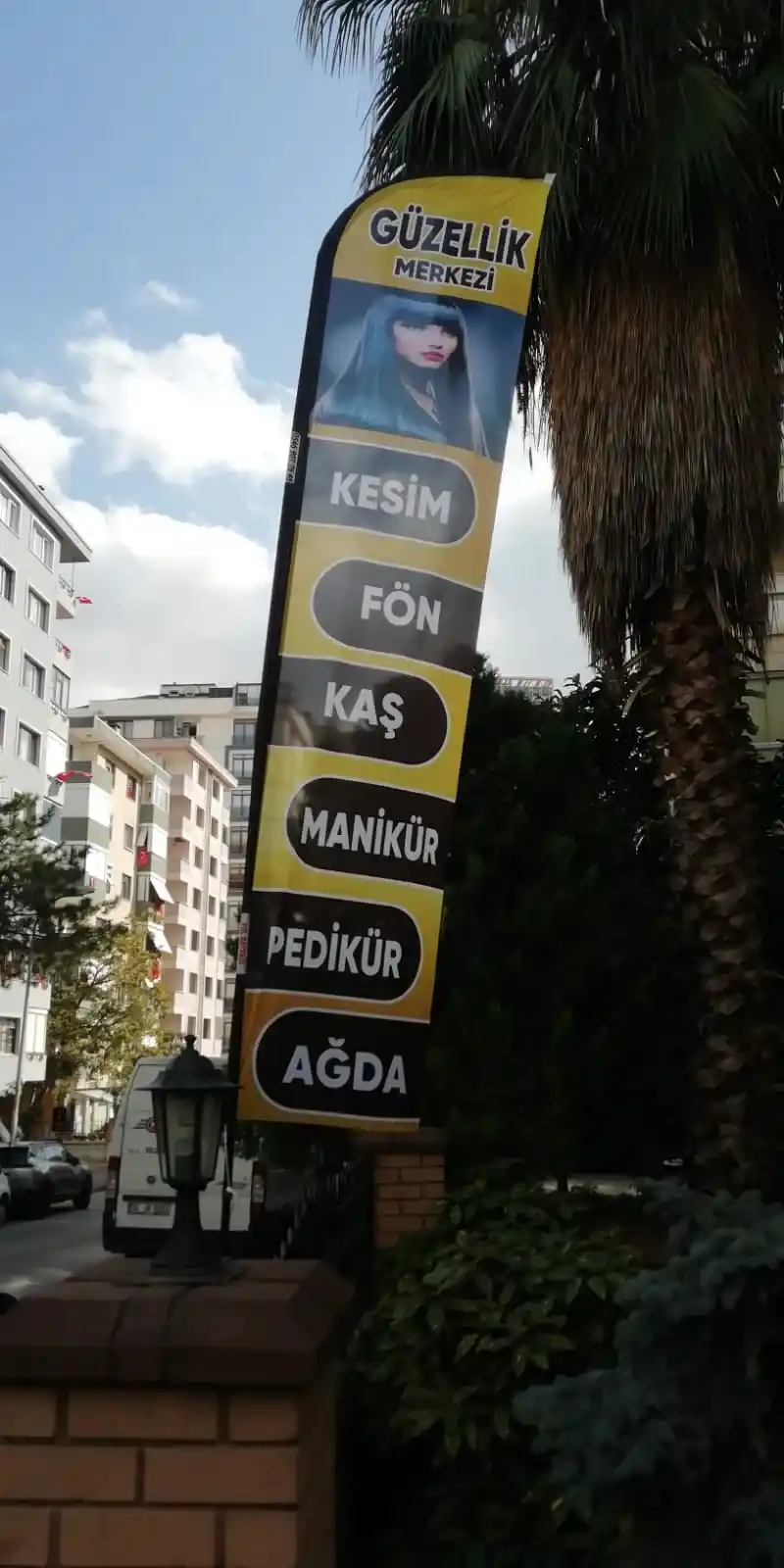 Bayan Kuaförü Yelken Bayrağı-61